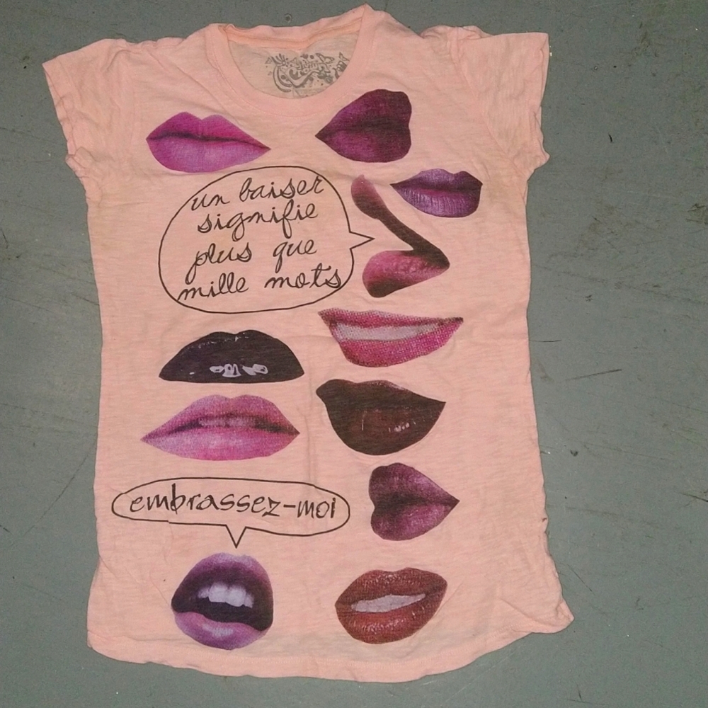 Five crown lips tee-shirt